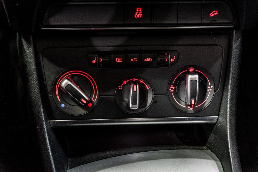 Audi Q3 Komfort TOIT OUVRANT CUIR SIEGES CHAUFFANTS 2018 à Montréal, Québec - 24 - w1024h768px