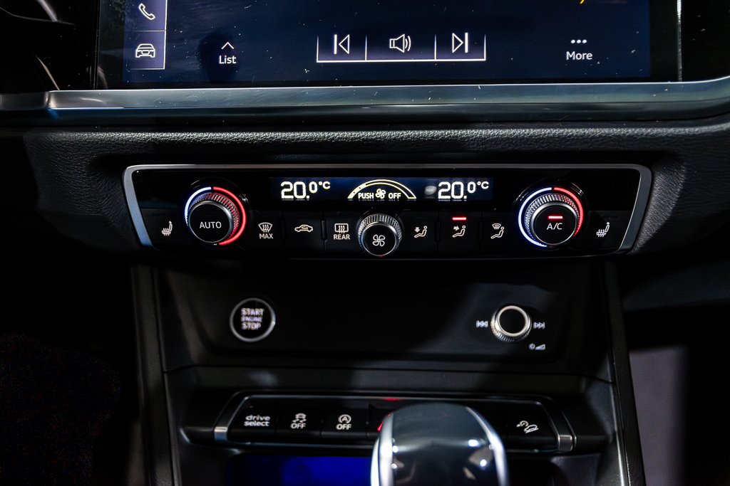 2024 Audi Q3 PROGRESSIV S-LINE AWD CUIR TOIT PANO CAM CARPLAY in Montréal, Quebec - 30 - w1024h768px