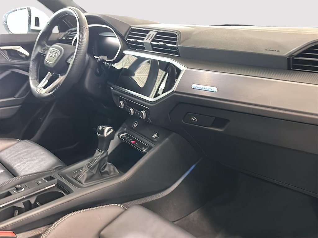 2024 Audi Q3 PROGRESSIV S-LINE QUATTRO TOIT CUIR in Montréal, Quebec - 17 - w1024h768px