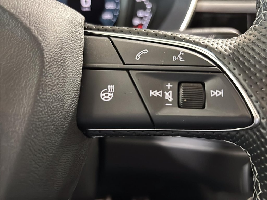 2024 Audi Q3 PROGRESSIV S-LINE QUATTRO TOIT CUIR in Montréal, Quebec - 33 - w1024h768px