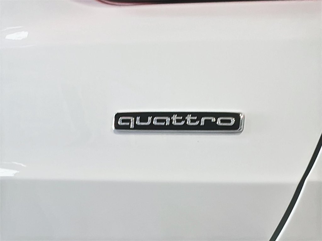 2024 Audi Q3 PROGRESSIV S-LINE QUATTRO TOIT CUIR in Montréal, Quebec - 13 - w1024h768px