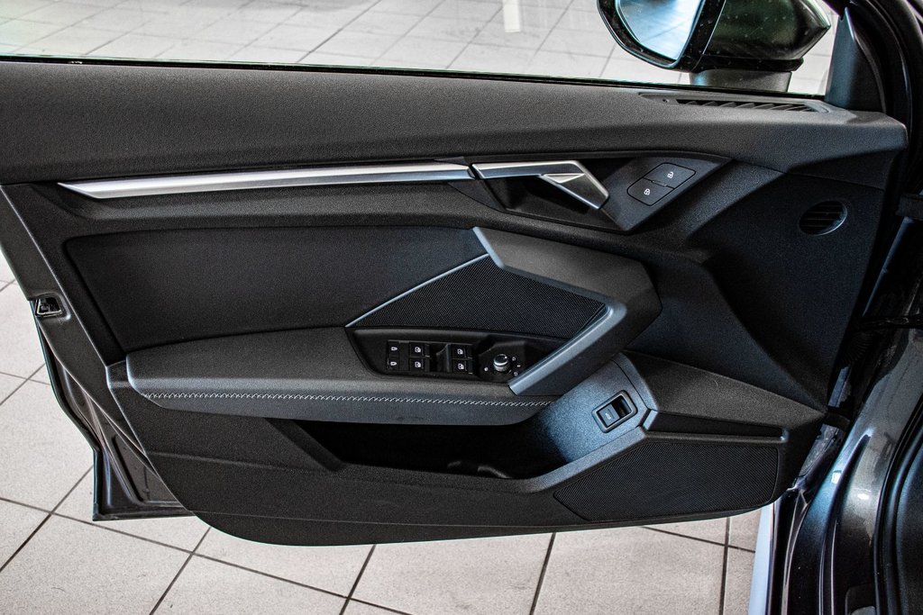 2022 Audi S3 SEDAN ''CECI EST 2023'' QUATTRO CUIR TOIT CARPLAY in Montréal, Quebec - 21 - w1024h768px