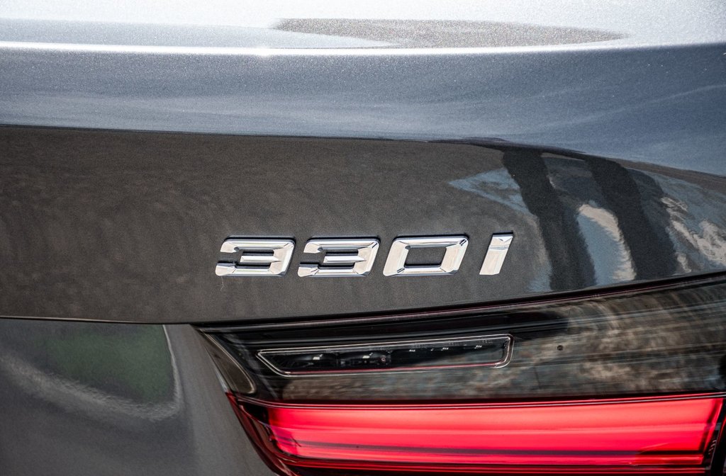 2021 BMW 3 Series 330i xDrive M SPORT PREMIUM PACK in Montréal, Quebec - 13 - w1024h768px