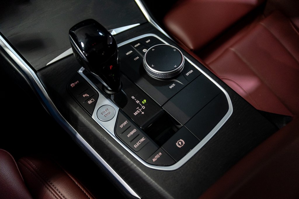 BMW 3 Series 330e xDrive M PACK HYBRIDE BRANCHABLE CUIR TOIT 2022 à Montréal, Québec - 32 - w1024h768px