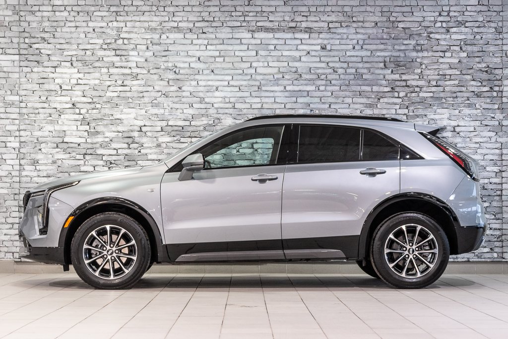 Cadillac XT4 AWD SPORT CUIR TOIT PANO NAV CAM 2024 à Montréal, Québec - 4 - w1024h768px