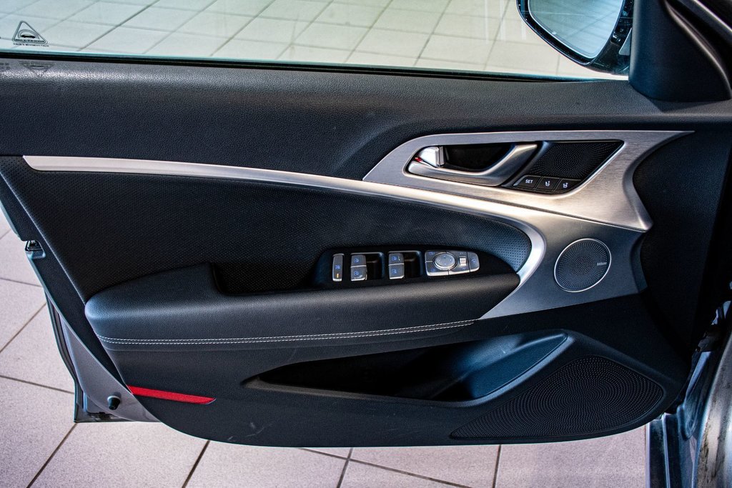 2021 GENESIS G70 2.0T Elite AWD CUIR TOIT NAV CAMERA in Montréal, Quebec - 19 - w1024h768px
