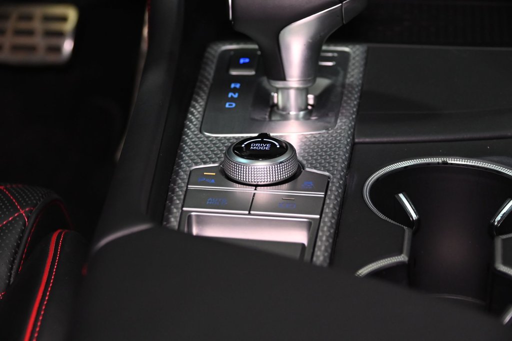 GENESIS G70 3.3T SPORT 365 HP HEAD UP DISP CAM360 CUIR NAPPA 2022 à Montréal, Québec - 42 - w1024h768px