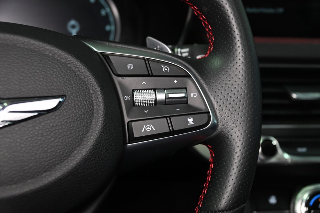 GENESIS G70 3.3T SPORT 365 HP HEAD UP DISP CAM360 CUIR NAPPA 2022 à Montréal, Québec - 32 - w1024h768px