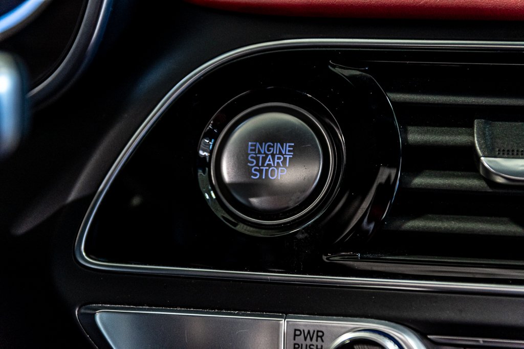 2022 GENESIS G70 3.3T SPORT AWD 365 HP HEAD UP DISP CAM360 CUIR in Montréal, Quebec - 29 - w1024h768px