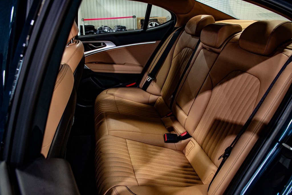 2023 GENESIS G70 3.3T ADVANCED 365HP CUIR TOIT NAV in Montréal, Quebec - 25 - w1024h768px