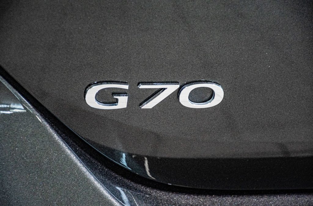 2023 GENESIS G70 3.3T SPORT 365 HP HEAD UP DISP CAM360 CUIR NAPPA in Montréal, Quebec - 17 - w1024h768px