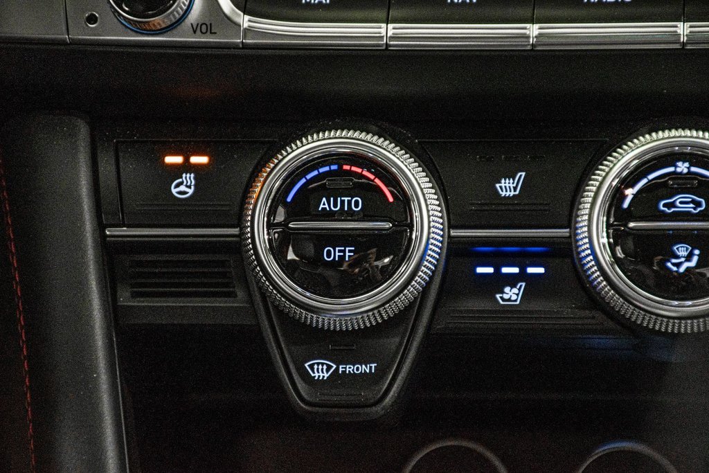 2023 GENESIS G70 3.3T SPORT 365 HP HEAD UP DISP CAM360 CUIR NAPPA in Montréal, Quebec - 33 - w1024h768px