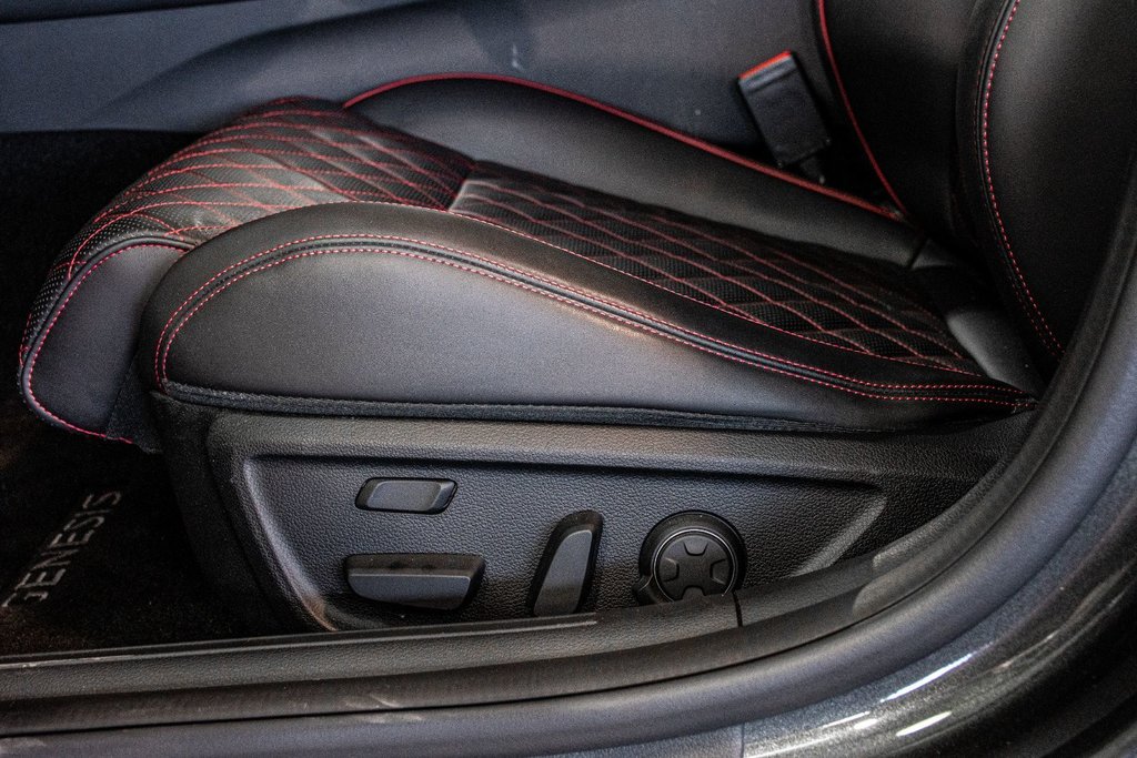 2023 GENESIS G70 3.3T SPORT 365 HP HEAD UP DISP CAM360 CUIR NAPPA in Montréal, Quebec - 25 - w1024h768px