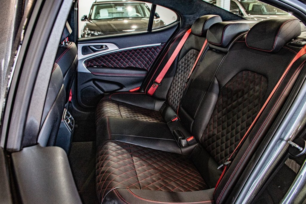 2023 GENESIS G70 3.3T SPORT 365 HP HEAD UP DISP CAM360 CUIR NAPPA in Montréal, Quebec - 26 - w1024h768px