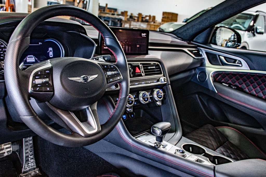 2023 GENESIS G70 3.3T SPORT 365 HP HEAD UP DISP CAM360 CUIR NAPPA in Montréal, Quebec - 21 - w1024h768px