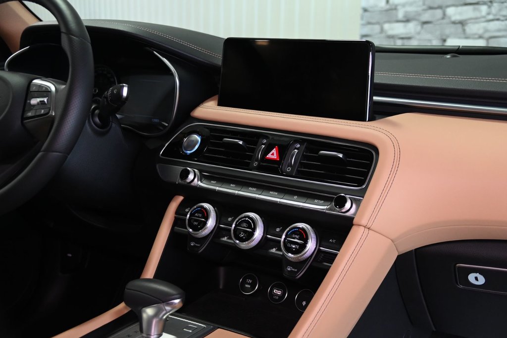 2023 GENESIS G70 2.0T ADVANCED CUIR TOIT NAV CAM in Montréal, Quebec - 19 - w1024h768px