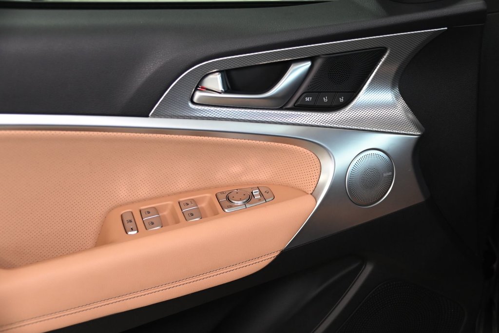 2023 GENESIS G70 2.0T ADVANCED CUIR TOIT NAV CAM in Montréal, Quebec - 21 - w1024h768px