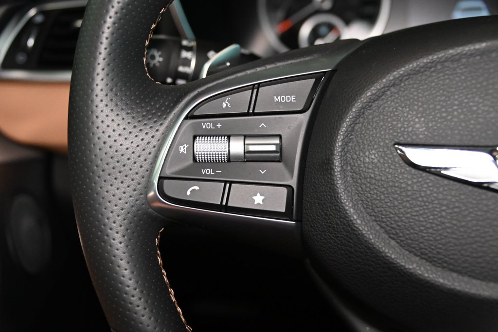2023 GENESIS G70 2.0T ADVANCED CUIR TOIT NAV CAM in Montréal, Quebec - 31 - w1024h768px