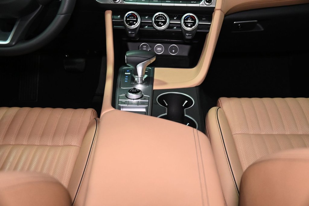 2023 GENESIS G70 2.0T ADVANCED CUIR TOIT NAV CAM in Montréal, Quebec - 41 - w1024h768px