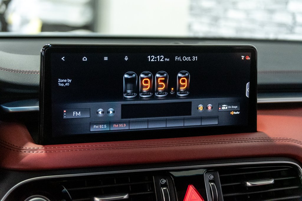 GENESIS G70 3.3T SPORT AWD 365 HP HEAD UP DISP CAM360 CUIR 2023 à Montréal, Québec - 28 - w1024h768px