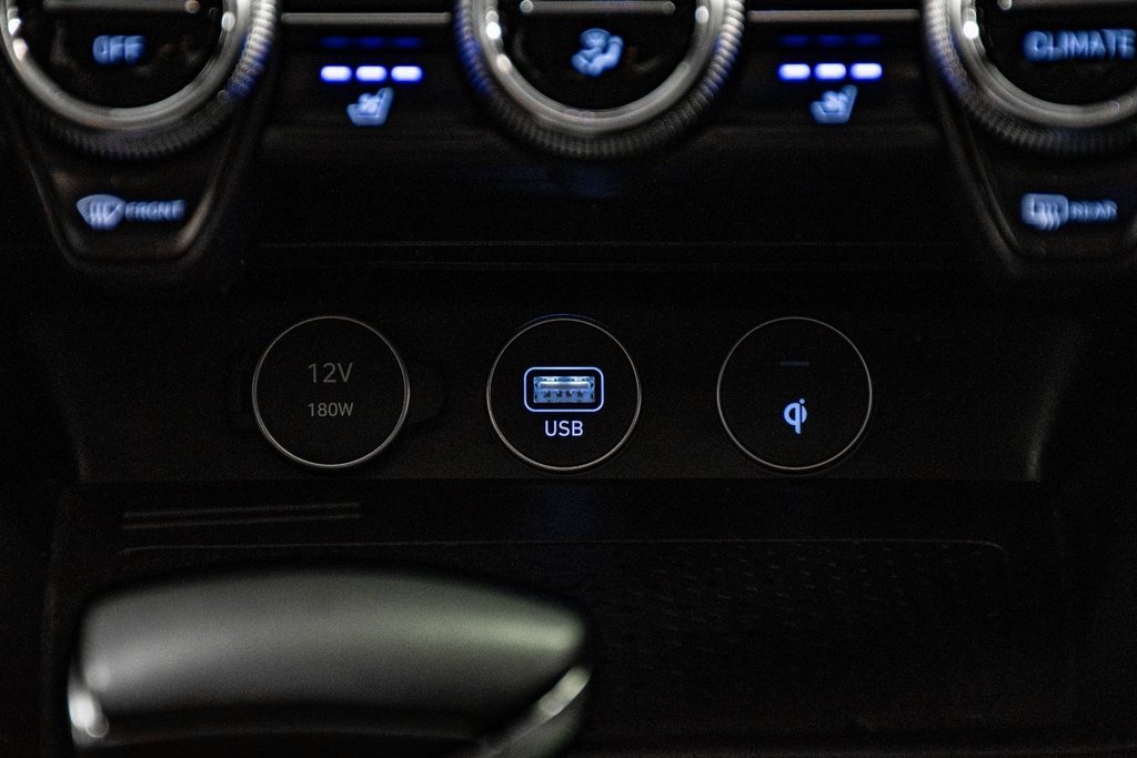 2023 GENESIS G70 3.3T SPORT 365 HP HUD CAM 360 TOIT CUIR CHAUFFANTS in Montréal, Quebec - 16 - w1024h768px