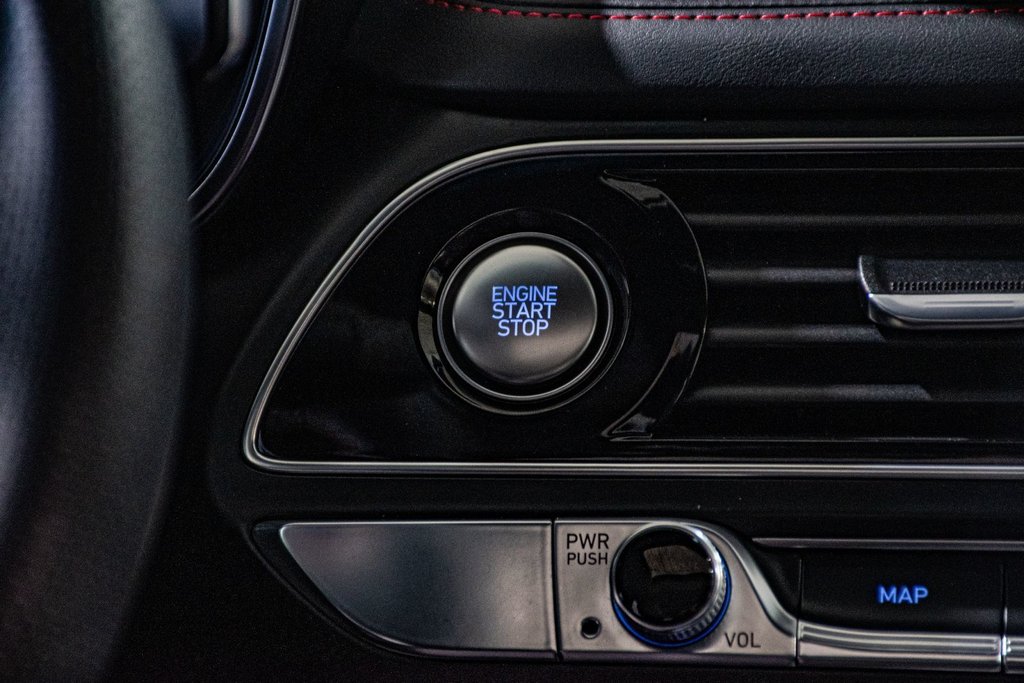 2023 GENESIS G70 3.3T SPORT 365 HP HUD CAM 360 TOIT CUIR CHAUFFANTS in Montréal, Quebec - 33 - w1024h768px