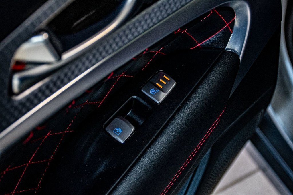 2023 GENESIS G70 3.3T SPORT 365 HP HUD CAM 360 TOIT CUIR CHAUFFANTS in Montréal, Quebec - 8 - w1024h768px