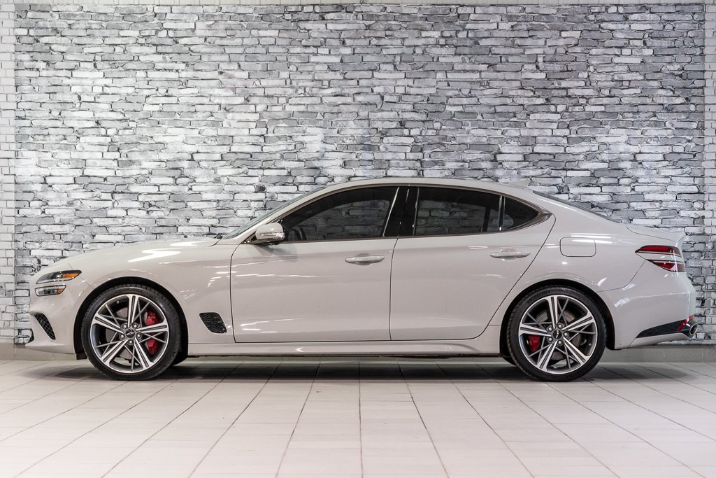 2024 GENESIS G70 SPORT 3.3T AWD 365HP CUIR TOIT NAV CAM360 in Montréal, Quebec - 9 - w1024h768px
