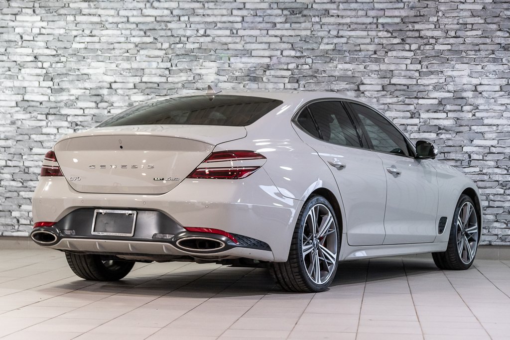 2024 GENESIS G70 SPORT 3.3T AWD 365HP CUIR TOIT NAV CAM360 in Montréal, Quebec - 16 - w1024h768px