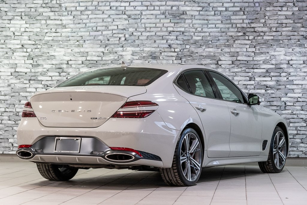 GENESIS G70 SPORT 3.3T AWD 365HP CUIR TOIT NAV CAM360 2025 à Montréal, Québec - 17 - w1024h768px
