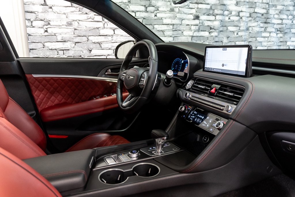 GENESIS G70 SPORT 3.3T AWD 365HP CUIR TOIT NAV CAM360 2025 à Montréal, Québec - 23 - w1024h768px