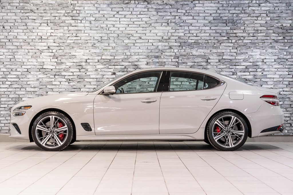 GENESIS G70 SPORT 3.3T AWD 365HP CUIR TOIT NAV CAM360 2025 à Montréal, Québec - 4 - w1024h768px