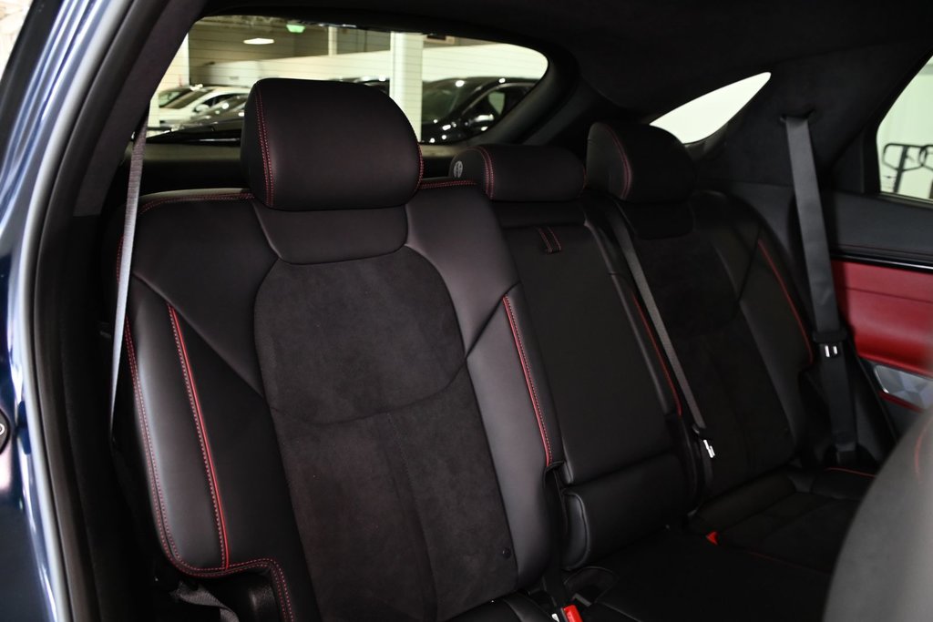 2022 GENESIS GV70 2.5T PRESTIGE AWD CAM 360 SIEGE MASSAGE TOIT PANO in Montréal, Quebec - 19 - w1024h768px