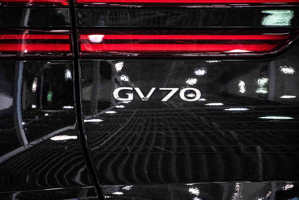 GENESIS GV70 3.5T SPORT PLUS AWD 375HP HUD CAM360 CUIR NAPPA 2023 à Montréal, Québec - 16 - w1024h768px