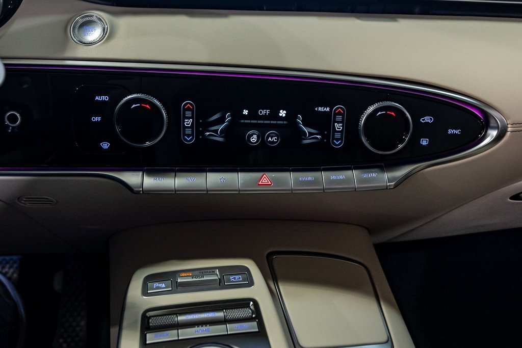 GENESIS GV70 2.5T  ADVANCED AWD CUIR TOIT PANO CAMERA NAV 2023 à Montréal, Québec - 31 - w1024h768px