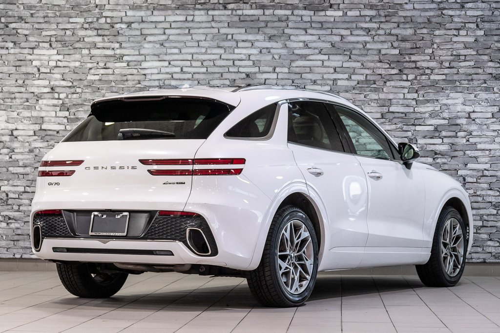 GENESIS GV70 2.5T  ADVANCED AWD CUIR TOIT PANO CAMERA NAV 2023 à Montréal, Québec - 17 - w1024h768px