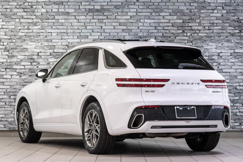GENESIS GV70 2.5T  ADVANCED AWD CUIR TOIT PANO CAMERA NAV 2023 à Montréal, Québec - 12 - w1024h768px