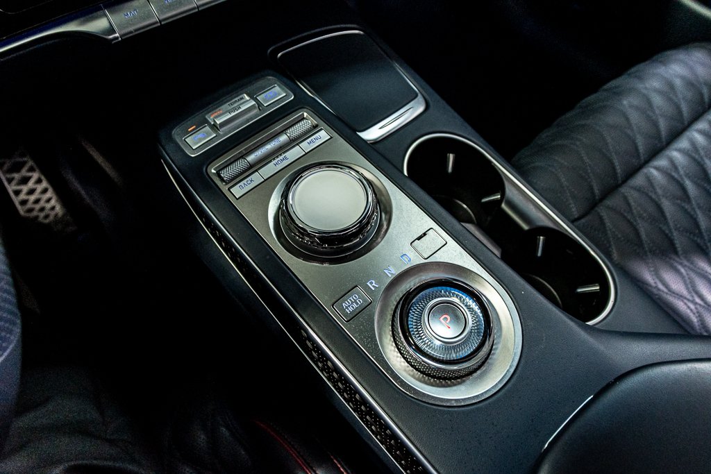 GENESIS GV70 3.5T Sport Plus V6 TOIT CUIR TOUTES OPTIONS 2023 à Montréal, Québec - 32 - w1024h768px