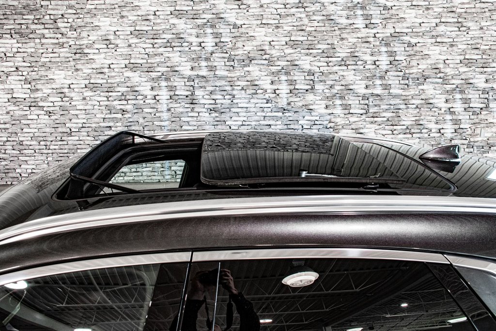 2024 GENESIS GV70 2.5T PRESTIGE AWD CAM 360 SIEGE MASSAGE TOIT PANO in Montréal, Quebec - 3 - w1024h768px
