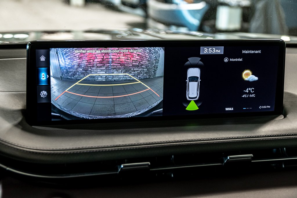 2024 GENESIS GV70 2.5T ADVANCED AWD 300HP TOIT NAV CUIR MAGS in Montréal, Quebec - 24 - w1024h768px