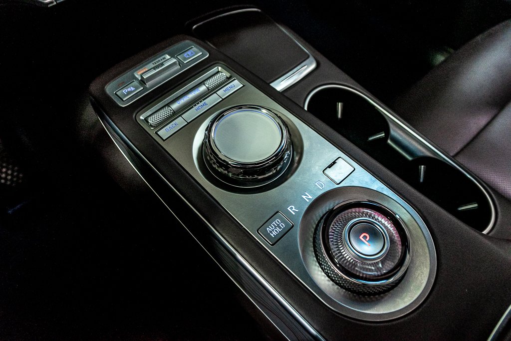 2024 GENESIS GV70 2.5T ADVANCED AWD 300HP TOIT NAV CUIR MAGS in Montréal, Quebec - 26 - w1024h768px