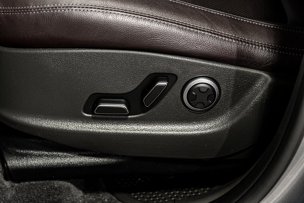 2024 GENESIS GV70 2.5T ADVANCED AWD 300HP TOIT NAV CUIR MAGS in Montréal, Quebec - 15 - w1024h768px