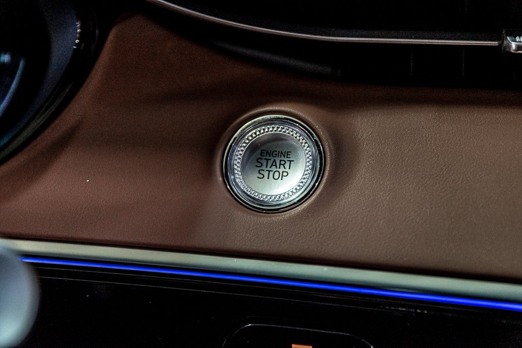 GENESIS GV70 2.5T PRESTIGE AWD CAM 360 SIEGE MASSAGE TOIT PANO 2025 à Montréal, Québec - 32 - w1024h768px