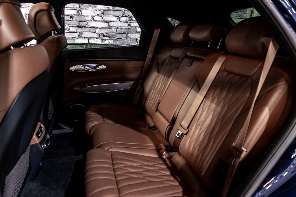 GENESIS GV70 2.5T PRESTIGE AWD CAM 360 SIEGE MASSAGE TOIT PANO 2025 à Montréal, Québec - 23 - w1024h768px