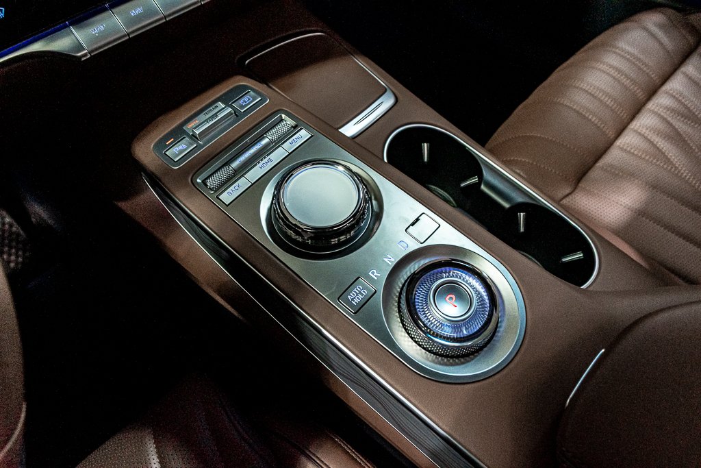 GENESIS GV70 2.5T PRESTIGE AWD CAM 360 SIEGE MASSAGE TOIT PANO 2025 à Montréal, Québec - 31 - w1024h768px