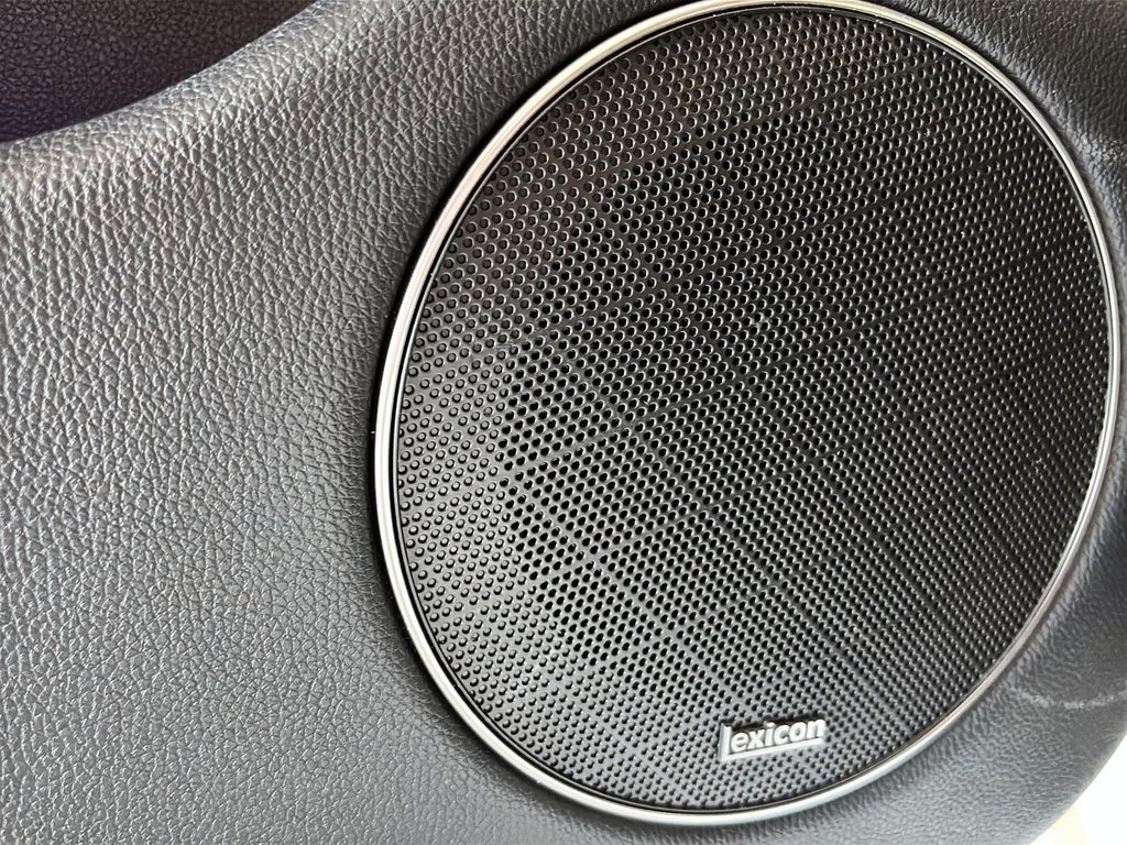 GENESIS GV70 2.5T Advanced Plus Toit Cuir Chauffants Cam Gps 2025 à Montréal, Québec - 32 - w1024h768px