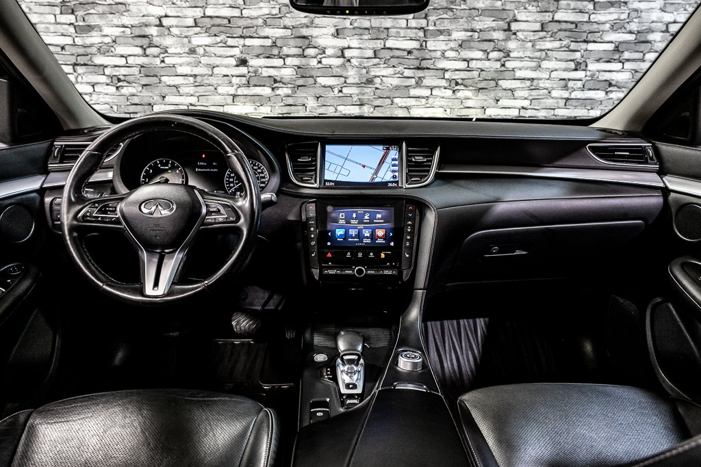 2019 Infiniti QX50 Essential AWD CUIR TOIT SIEGES CHAUFFANTS in Montréal, Quebec - 4 - w1024h768px