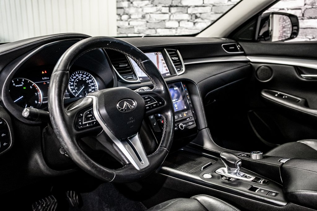 2019 Infiniti QX50 Essential AWD CUIR TOIT SIEGES CHAUFFANTS in Montréal, Quebec - 19 - w1024h768px