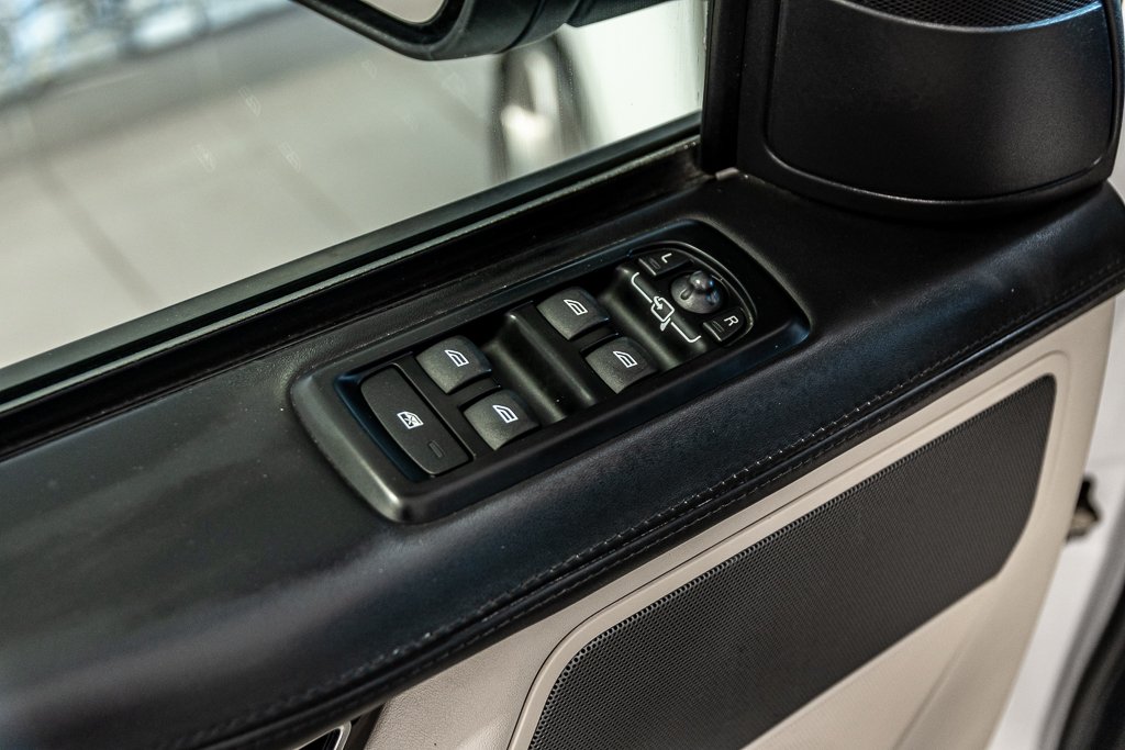 2011 Land Rover Range Rover Sport SC CUIR TOIT PNEUS HIVER SIEGES CHAUFFRANTS in Montréal, Quebec - 12 - w1024h768px