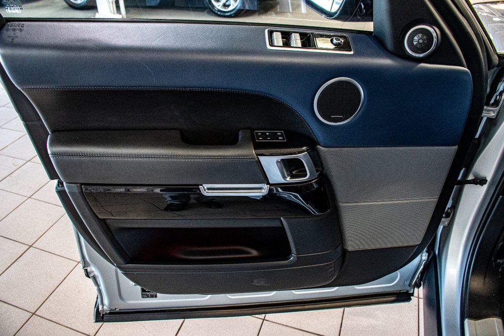 2021 Land Rover Range Rover Sport P525 V8 SUPERCHARGED AUTOBIOGRAPHY DYNAMIC BLK PAC in Montréal, Quebec - 20 - w1024h768px